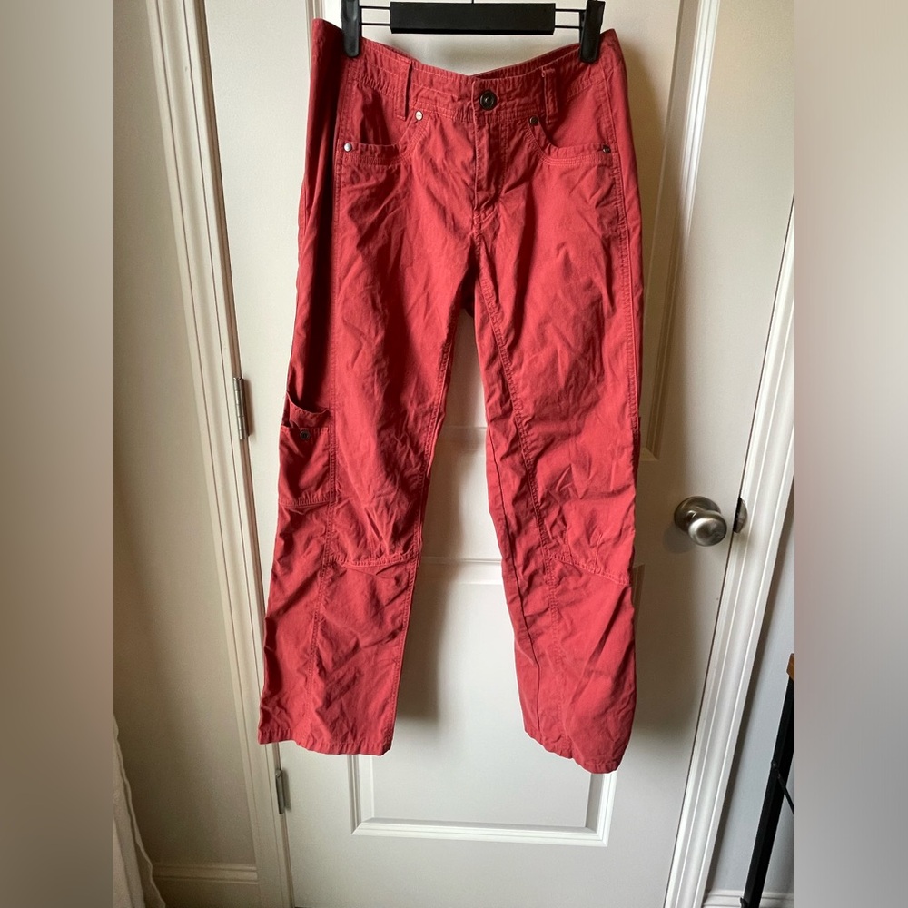 Kuhl Born in the mountains pants in a red/orange/salmon color size 8